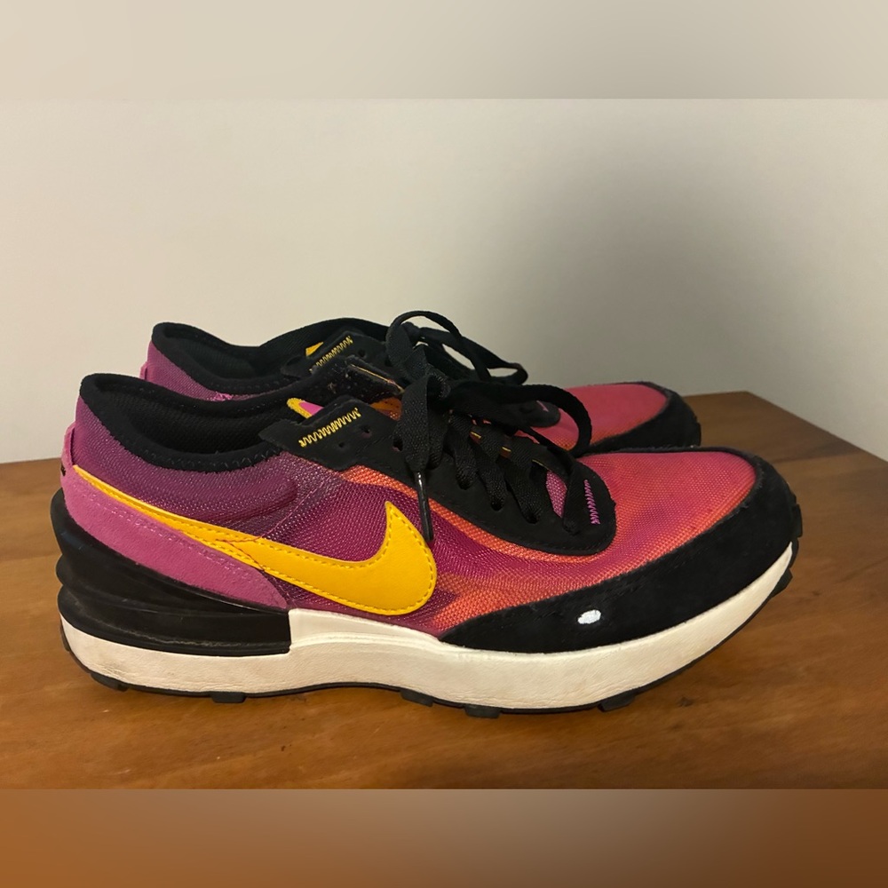 5Y| 6.5 Women’s NIKE WAFFLE ONE FUCHSIA  BLACK